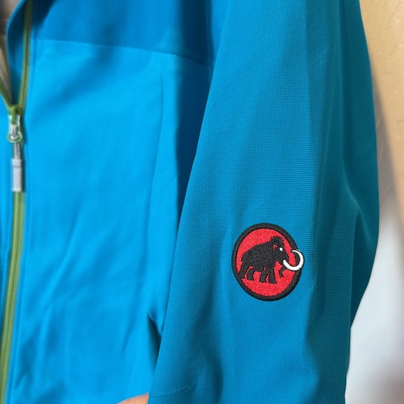 Women’s Mammut soft shell ￼
Beautiful colors - Picture 3 of 6